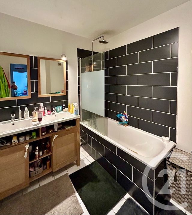 Appartement F3 à vendre - 3 pièces - 67.37 m2 - L HAY LES ROSES - 94 - ILE-DE-FRANCE - Century 21 L'Immobilière Rn 20