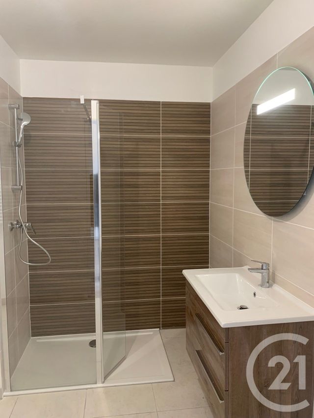 Appartement F1 à vendre - 2 pièces - 41.45 m2 - CHEVILLY LARUE - 94 - ILE-DE-FRANCE - Century 21 L'Immobilière Rn 20