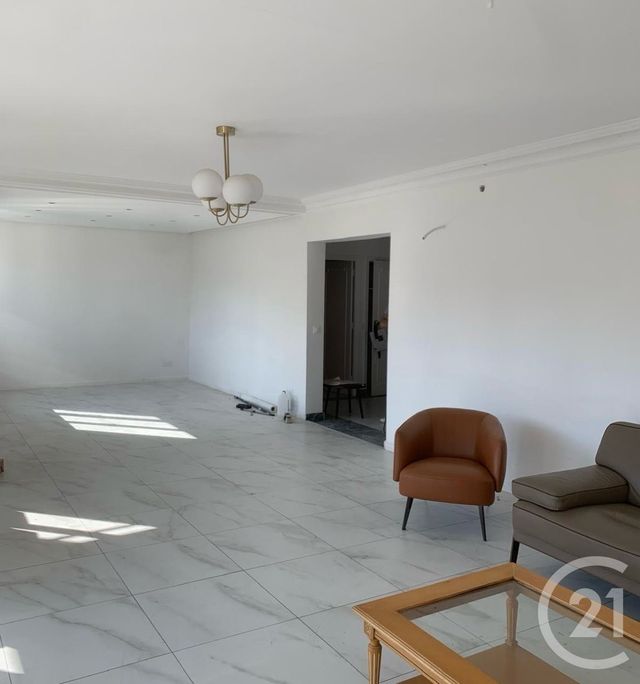 Afficher la photo en grand Appartement F6 à vendre - 4 pièces - 123.08 m2 - L HAY LES ROSES - 94 - ILE-DE-FRANCE - Century 21 L'Immobilière Rn 20