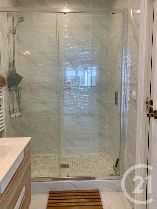 Afficher la photo en grand Appartement F6 à vendre - 4 pièces - 123.08 m2 - L HAY LES ROSES - 94 - ILE-DE-FRANCE - Century 21 L'Immobilière Rn 20