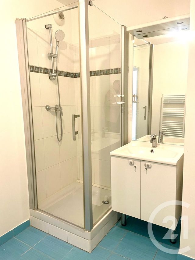 Appartement F3 à louer - 3 pièces - 55.0 m2 - CHEVILLY LARUE - 94 - ILE-DE-FRANCE - Century 21 L'Immobilière Rn 20