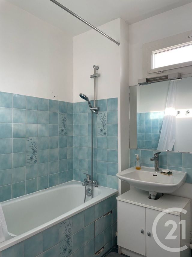 Appartement F2 à louer - 2 pièces - 51.53 m2 - L HAY LES ROSES - 94 - ILE-DE-FRANCE - Century 21 L'Immobilière Rn 20