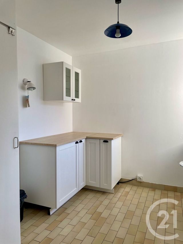 Appartement F2 à louer - 2 pièces - 51.53 m2 - L HAY LES ROSES - 94 - ILE-DE-FRANCE - Century 21 L'Immobilière Rn 20