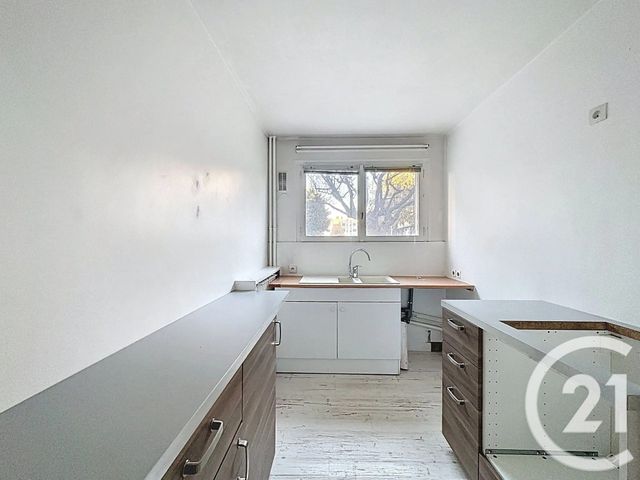 Appartement F2 à vendre - 2 pièces - 47.52 m2 - L HAY LES ROSES - 94 - ILE-DE-FRANCE - Century 21 L'Immobilière Rn 20
