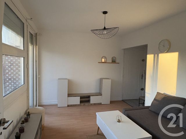 Appartement F2 à louer - 2 pièces - 37.9 m2 - L HAY LES ROSES - 94 - ILE-DE-FRANCE - Century 21 L'Immobilière Rn 20