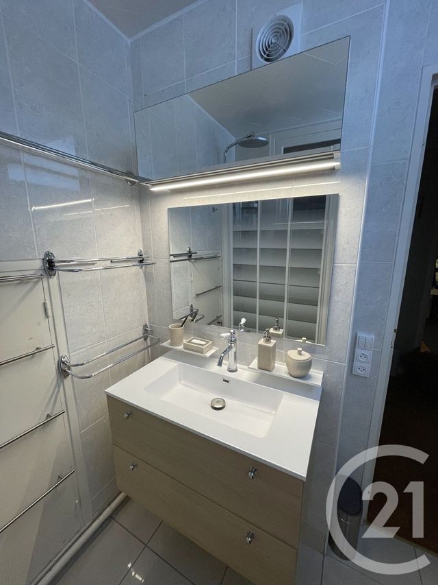 Appartement F3 à vendre - 3 pièces - 56.75 m2 - L HAY LES ROSES - 94 - ILE-DE-FRANCE - Century 21 L'Immobilière Rn 20