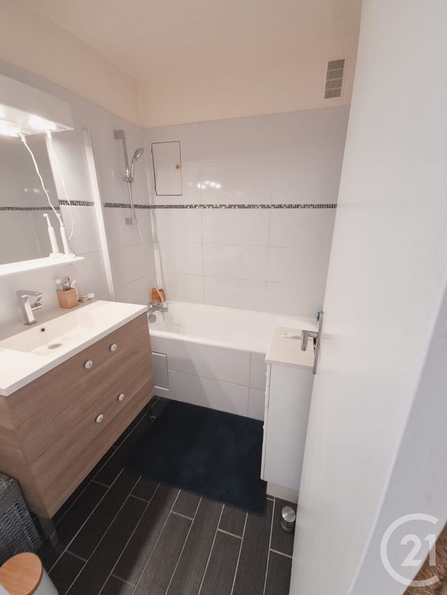 Appartement F5 à vendre - 5 pièces - 85.51 m2 - L HAY LES ROSES - 94 - ILE-DE-FRANCE - Century 21 L'Immobilière Rn 20
