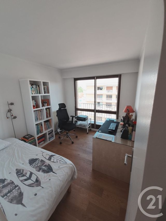 Appartement F5 à vendre - 5 pièces - 85.51 m2 - L HAY LES ROSES - 94 - ILE-DE-FRANCE - Century 21 L'Immobilière Rn 20