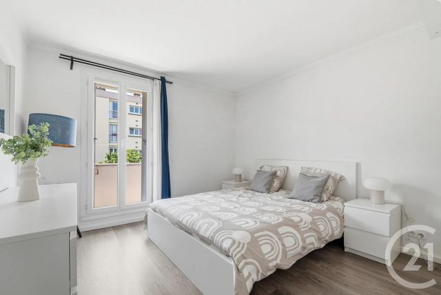Appartement F3 à vendre - 3 pièces - 57.41 m2 - CHEVILLY LARUE - 94 - ILE-DE-FRANCE - Century 21 L'Immobilière Rn 20