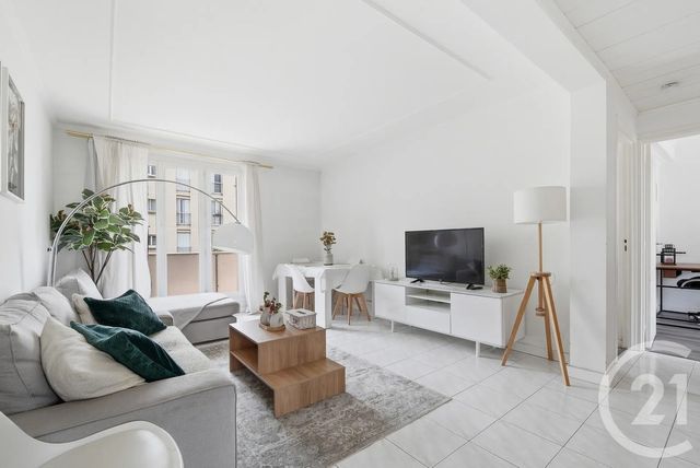 Appartement F3 à vendre - 3 pièces - 57.41 m2 - CHEVILLY LARUE - 94 - ILE-DE-FRANCE - Century 21 L'Immobilière Rn 20