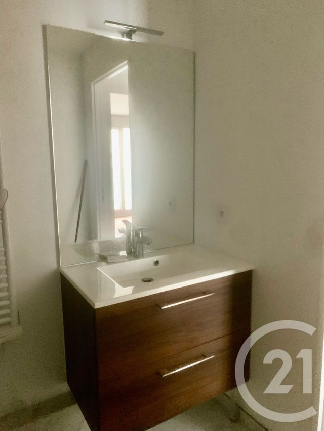 Appartement F2 à louer - 2 pièces - 46.25 m2 - L HAY LES ROSES - 94 - ILE-DE-FRANCE - Century 21 L'Immobilière Rn 20