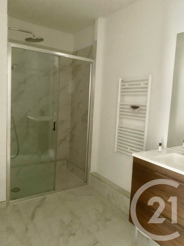 Appartement F2 à louer - 2 pièces - 46.25 m2 - L HAY LES ROSES - 94 - ILE-DE-FRANCE - Century 21 L'Immobilière Rn 20